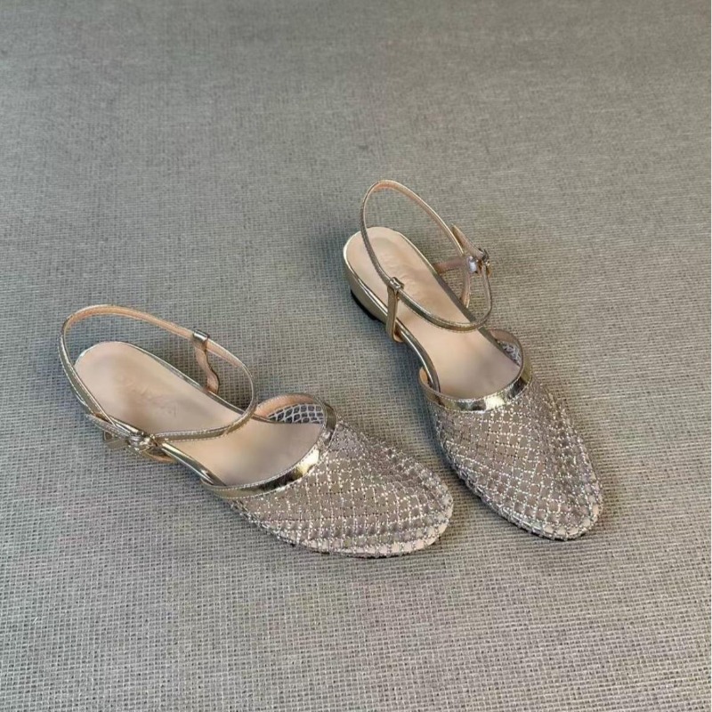 Women Shoes Model - รองเท้าแตะแบบสวมเปิดส้นประดับคริสตัลสไตล์ฝรั่งเศส ดีไซน์สวยงาม รุ่นใหม่ปี 2026 สำหรับผู้หญิง แบบตาข่ายสไตล์โรมัน