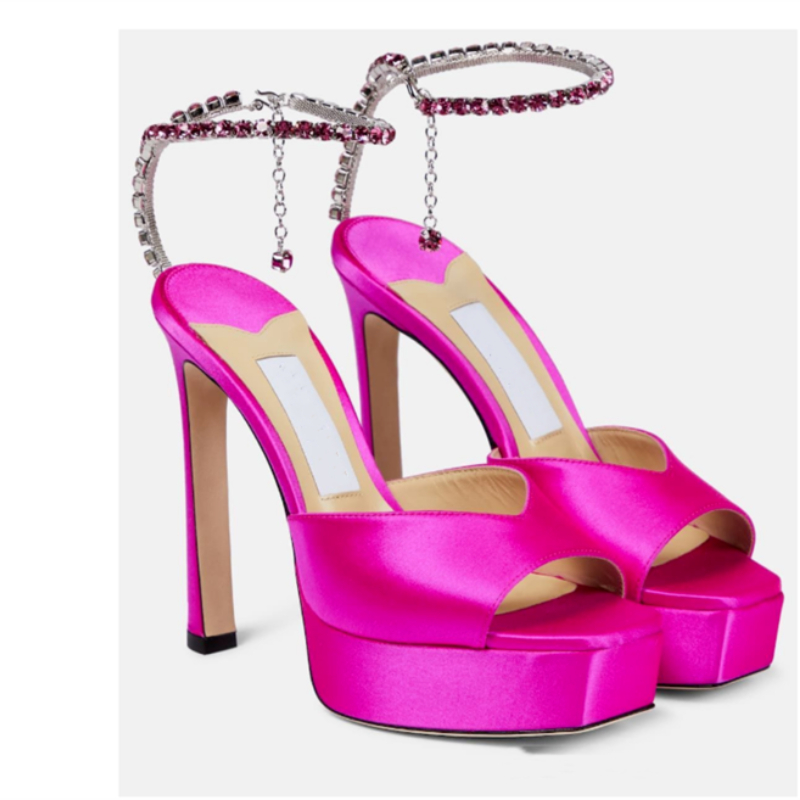 รองเท้าแตะผู้หญิงประดับเพชรน้ำ - Women Shoes Branded บทวิจารณ์และราคา
