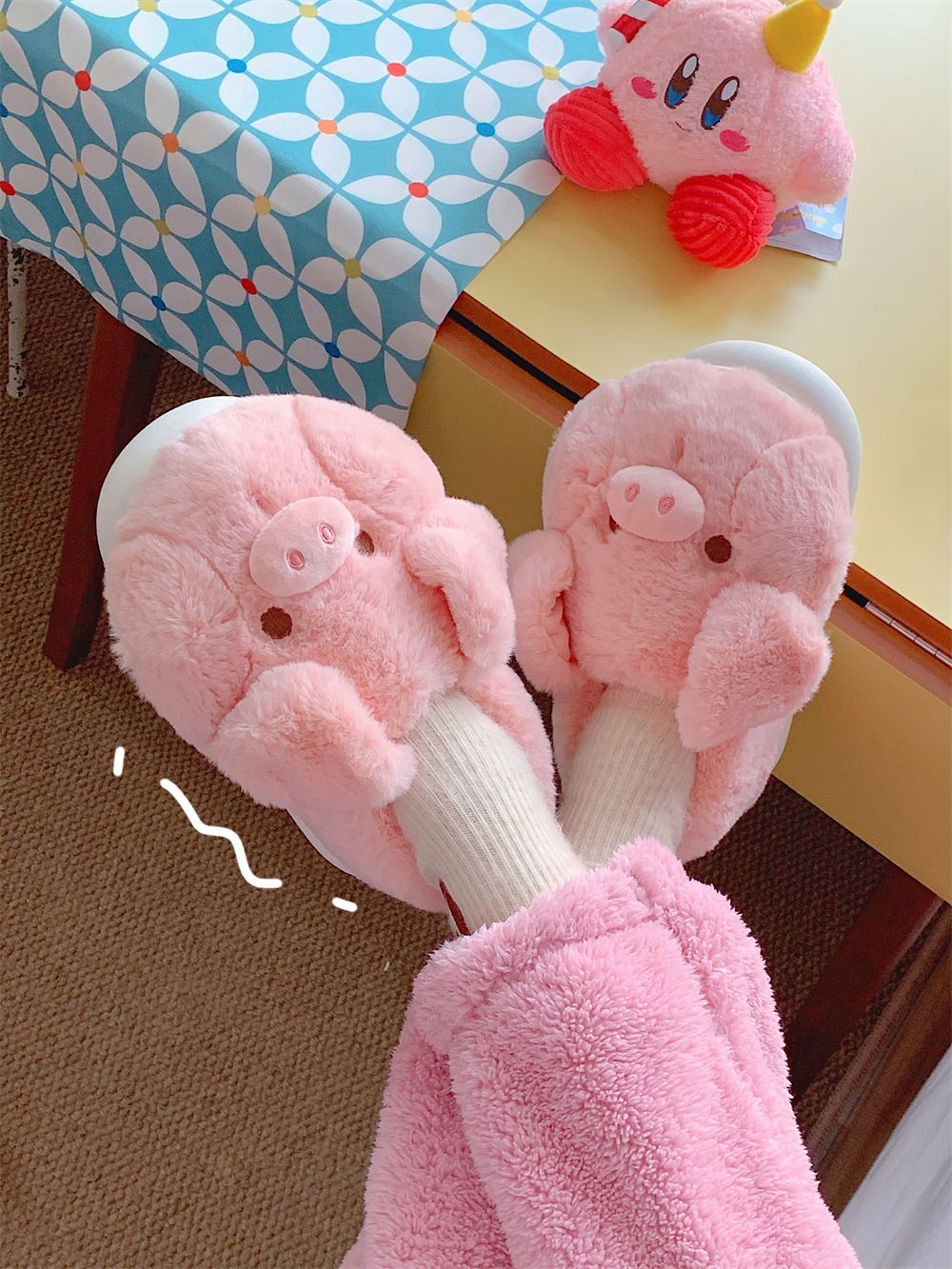 รองเท้าแตะหมูสีชมพูฟูฟ่อง Feer - Fluffy Fur Slipper บทวิจารณ์และราคา