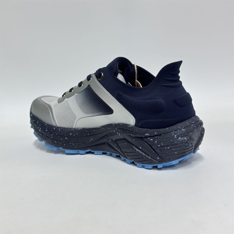 รองเท้าเดินป่ากันลื่น แบรนด์แท - Women Shoes Branded บทวิจารณ์และราคา