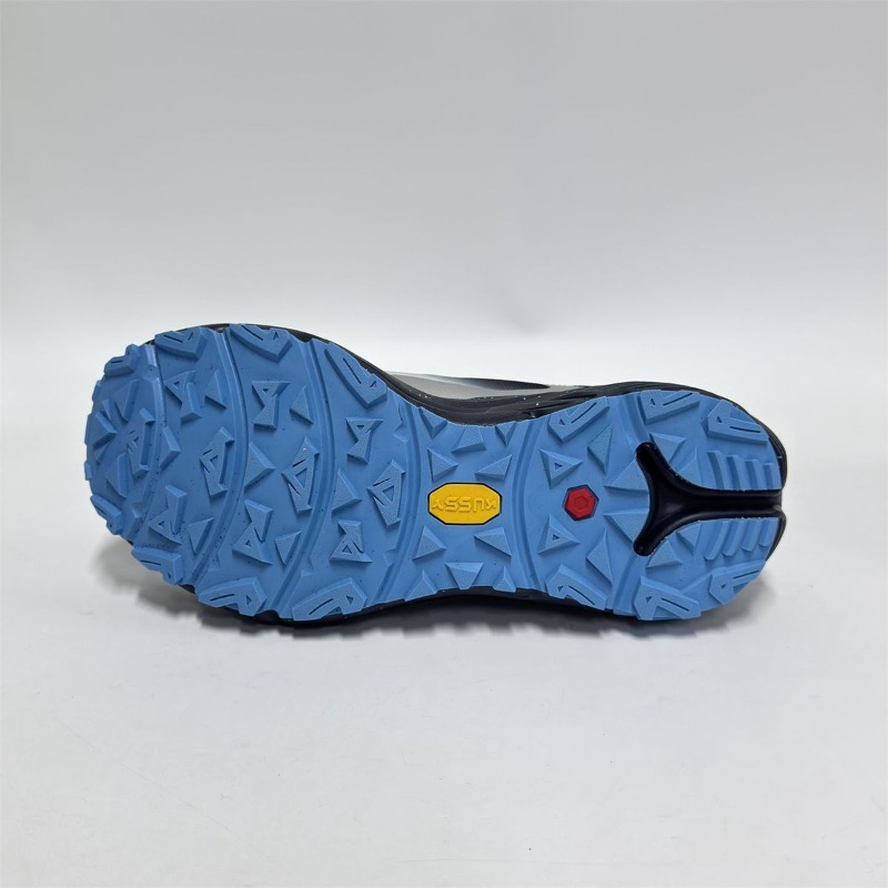 รองเท้าเดินป่ากันลื่น แบรนด์แท - Women Shoes Branded บทวิจารณ์และราคา