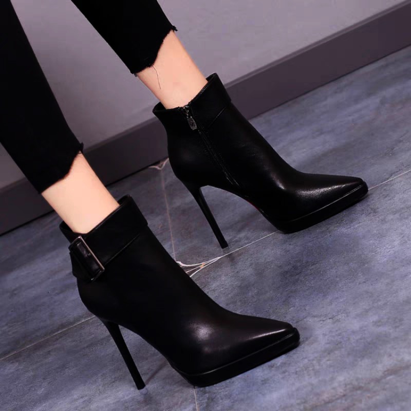 รองเท้าบูทส้นสูงปลายแหลมแบบใหม - Block Heel Ankle Boots บทวิจารณ์และราคา