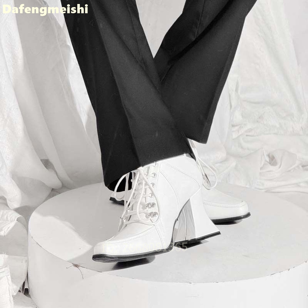 รองเท้าบูทหนังสีขาวทรงเหลี่ยม  - Block Heel Ankle Boots บทวิจารณ์และราคา