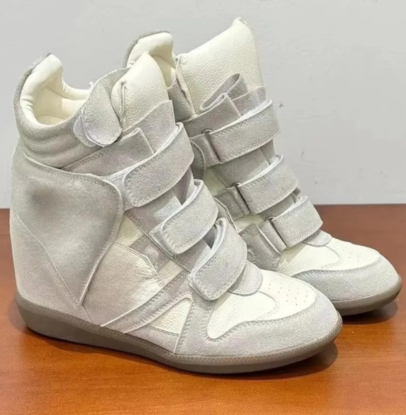 รองเท้าผ้าใบหุ้มข้อส้นลิ่มซ่อน - Block Heel Ankle Boots บทวิจารณ์และราคา